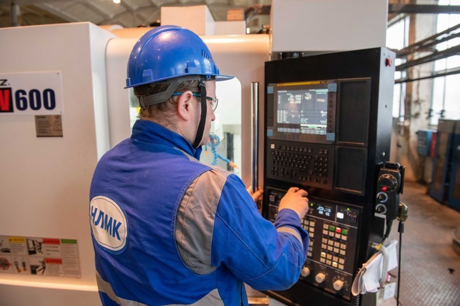 Dry room cell fabrication