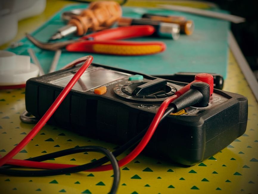 High-voltage test bay
